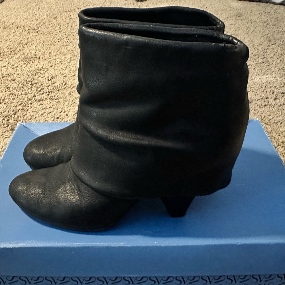 Simply Vera Vera Wang Black Ankle Booties